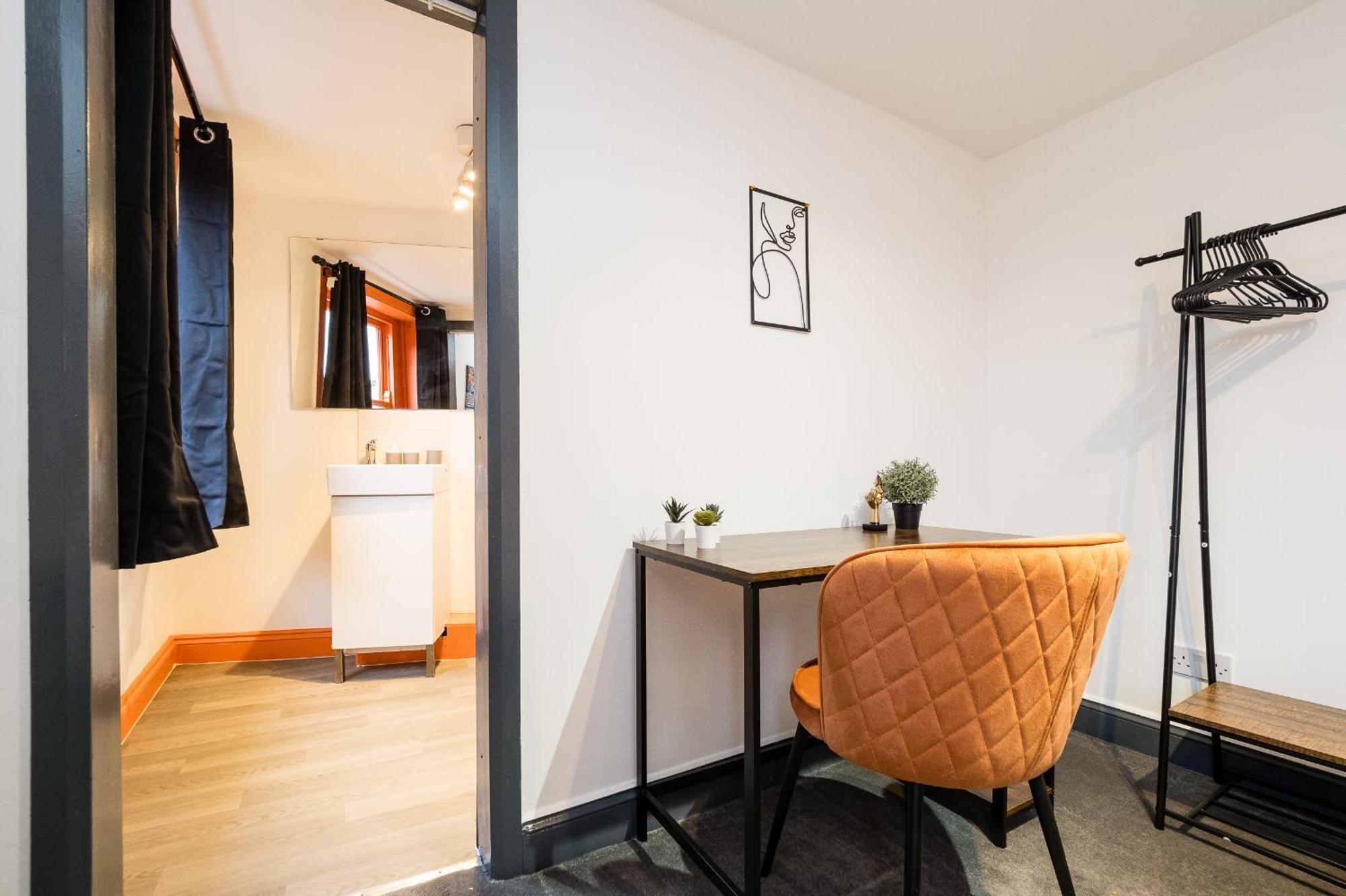 Spacious 6 Ensuite Bedroom House In * Лондон