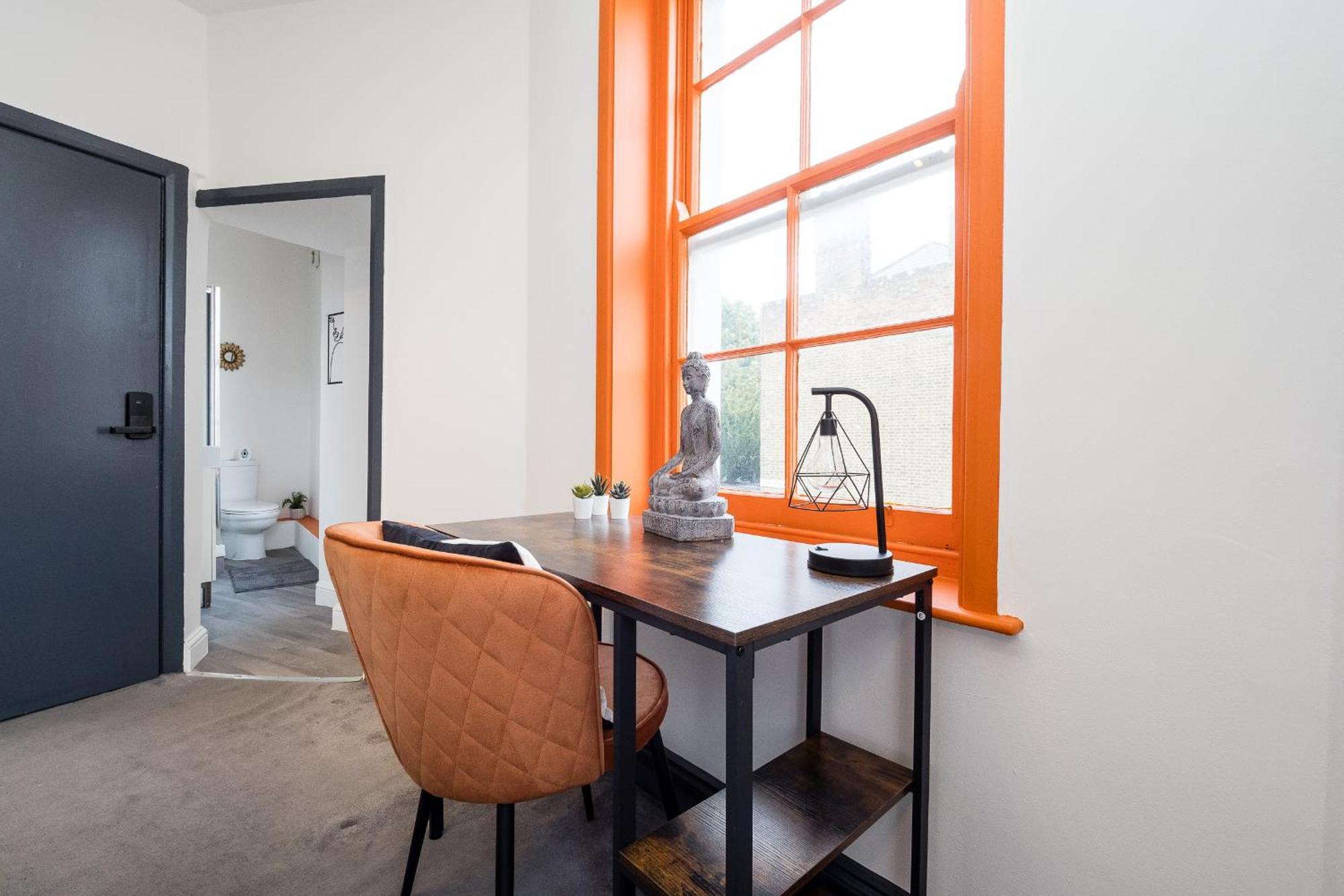 Дом отдыха Spacious 6 Ensuite Bedroom House In Лондон