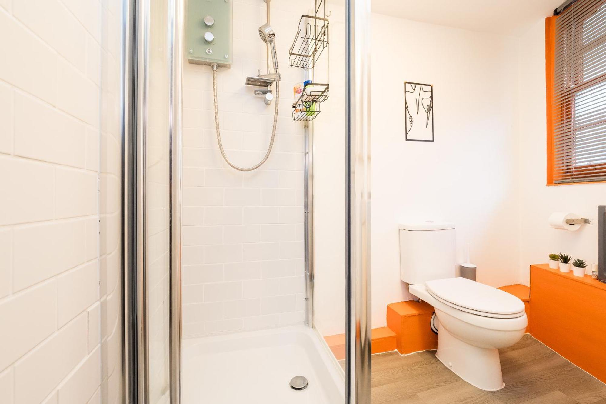Дом отдыха Spacious 6 Ensuite Bedroom House In