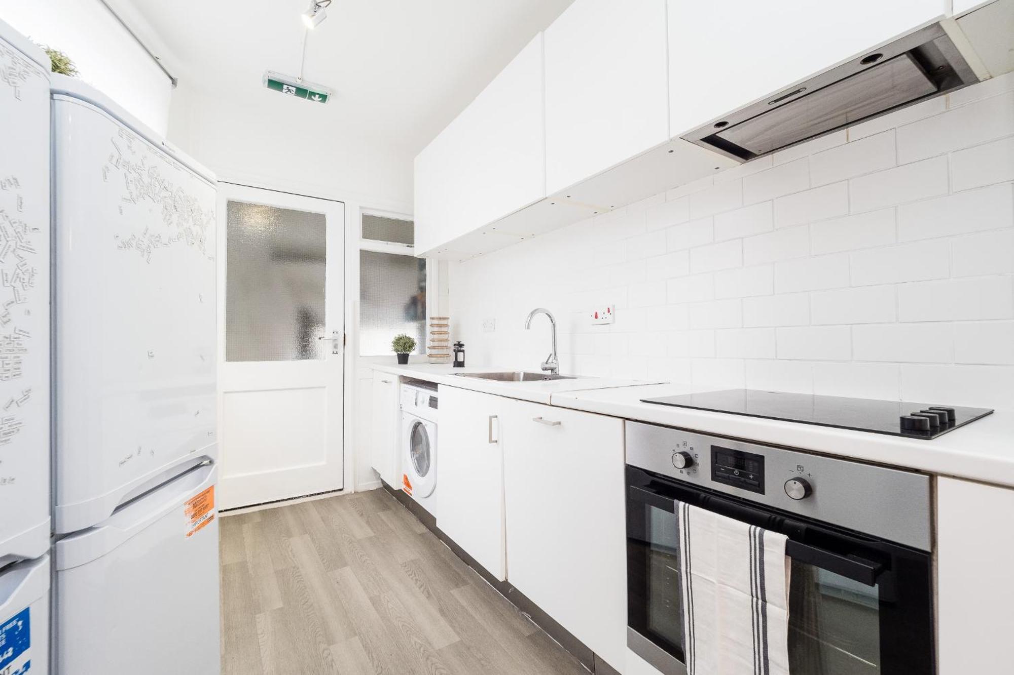 Дом отдыха Spacious 6 Ensuite Bedroom House In *