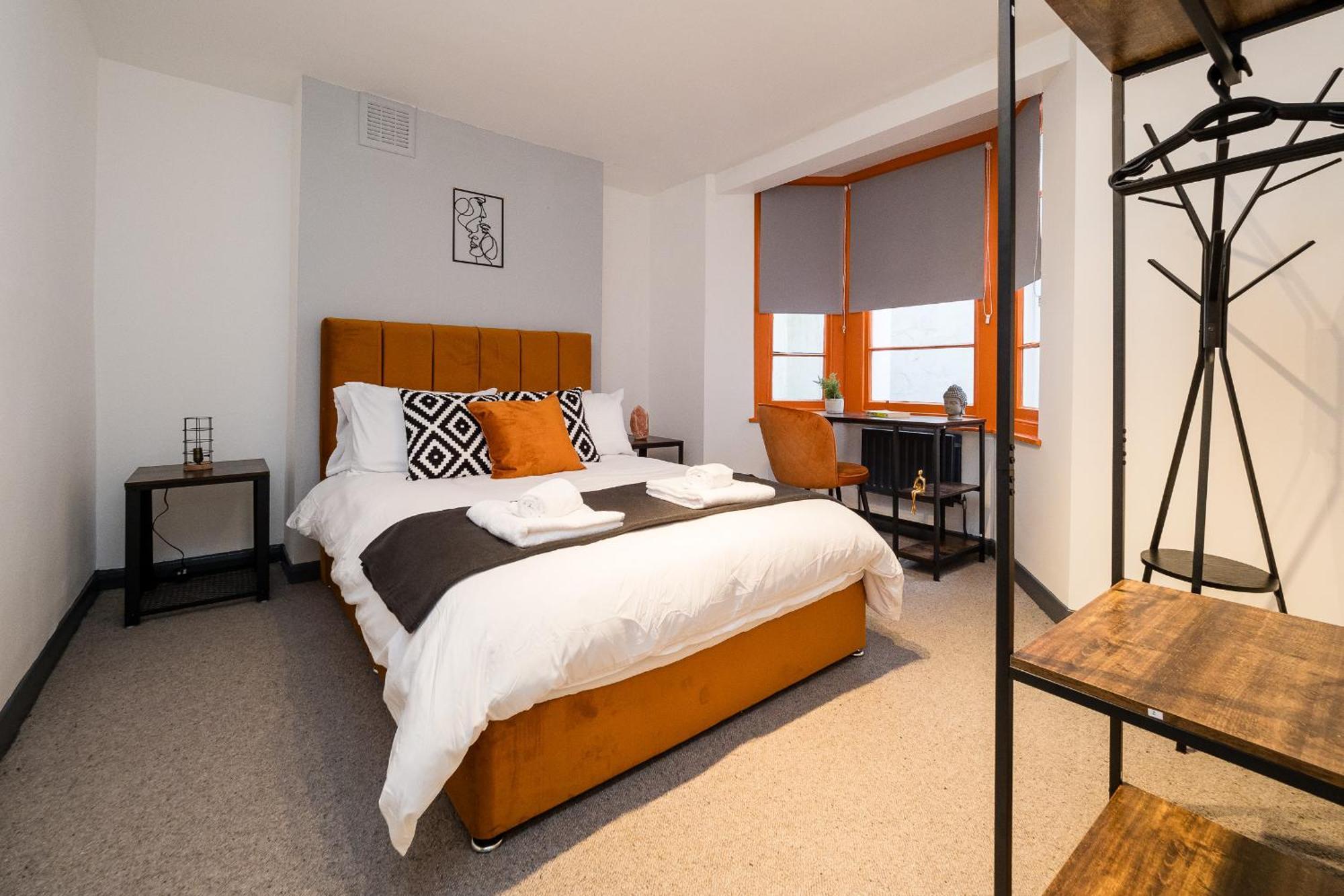Spacious 6 Ensuite Bedroom House In Дом отдыха